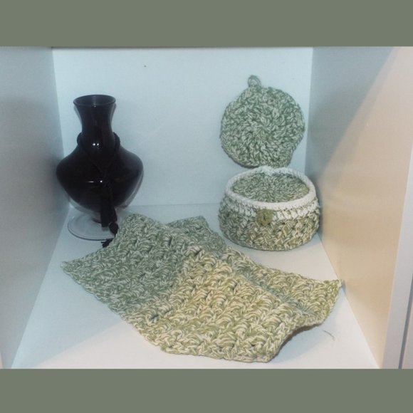 10 pc Handmade Clamshell Spa Set - Picture 3 of 12